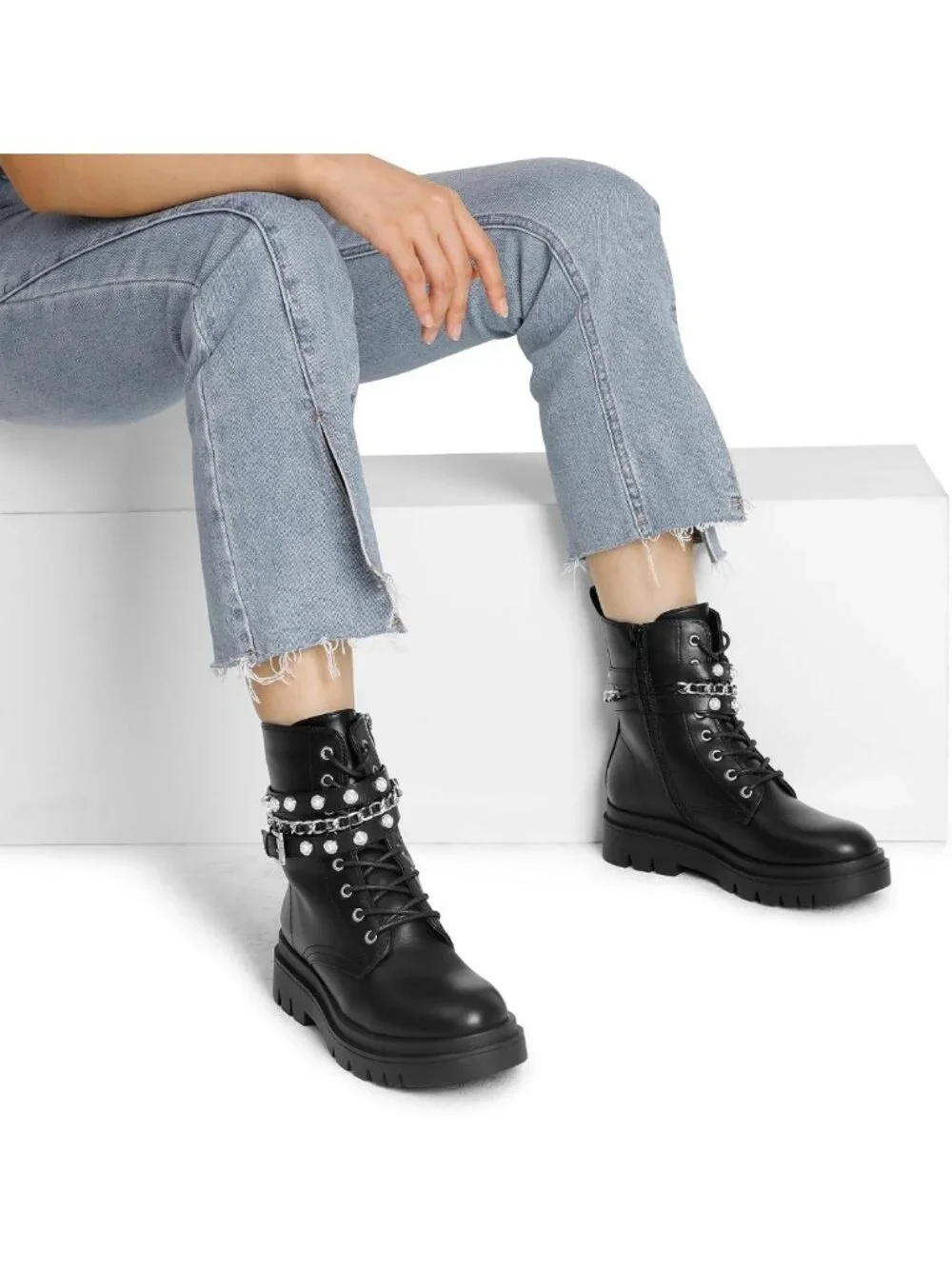 Stylish Lace-Up Women's Combat Ankle Boots | Trendy Footwear for Every Occasion
